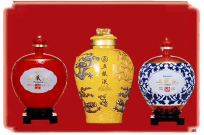 苏州烟酒回收五粮液各种摆件.jpg
